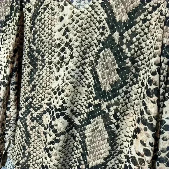 SHOW ME YOUR MUMU Hippie Dippie Top Womens Snake Skin Print Semi Sheer - Small - Picture 3 of 6